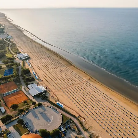 Seaside In With Parking דירה *